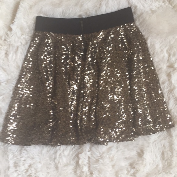 Gold sequin frilly skirt - Picture 3 of 5